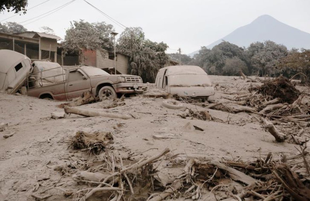 A Guatemala encerrou os esforços de busca na zona que sofreu a maior parte de mortos e feridos da erupção do vulcão Fuego, disse sua agência de desastres; ao menos 110 pessoas morreram e 197 ainda estão desaparecidas depois das violentas erupções que começaram há duas semanas (Foto: Leonardo Lucena) A Guatemala encerrou os esforços de busca na zona que sofreu a maior parte de mortos e feridos da erupção do vulcão Fuego, disse sua agência de desastres; ao menos 110 pessoas morreram e 197 ainda estão desaparecidas depois das violentas erupções que começaram há duas semanas