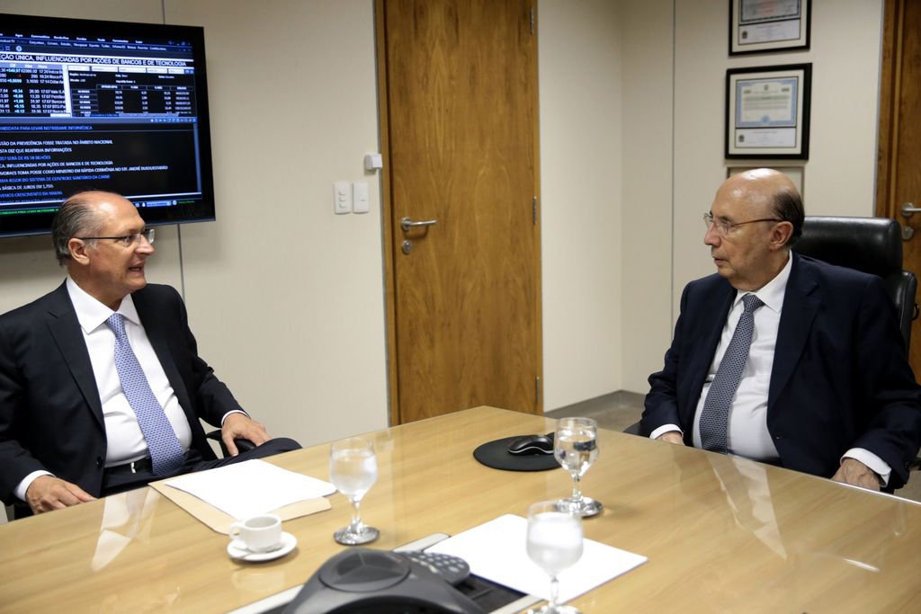 Brasília - Governador de São Paulo, Geraldo Alckmin, durante reunião com o ministro da Fazenda, Henrique Meirelles (Wilson Dias/Agência Brasil) (Foto: Leonardo Lucena) Brasília - Governador de São Paulo, Geraldo Alckmin, durante reunião com o ministro da Fazenda, Henrique Meirelles (Wilson Dias/Agência Brasil)