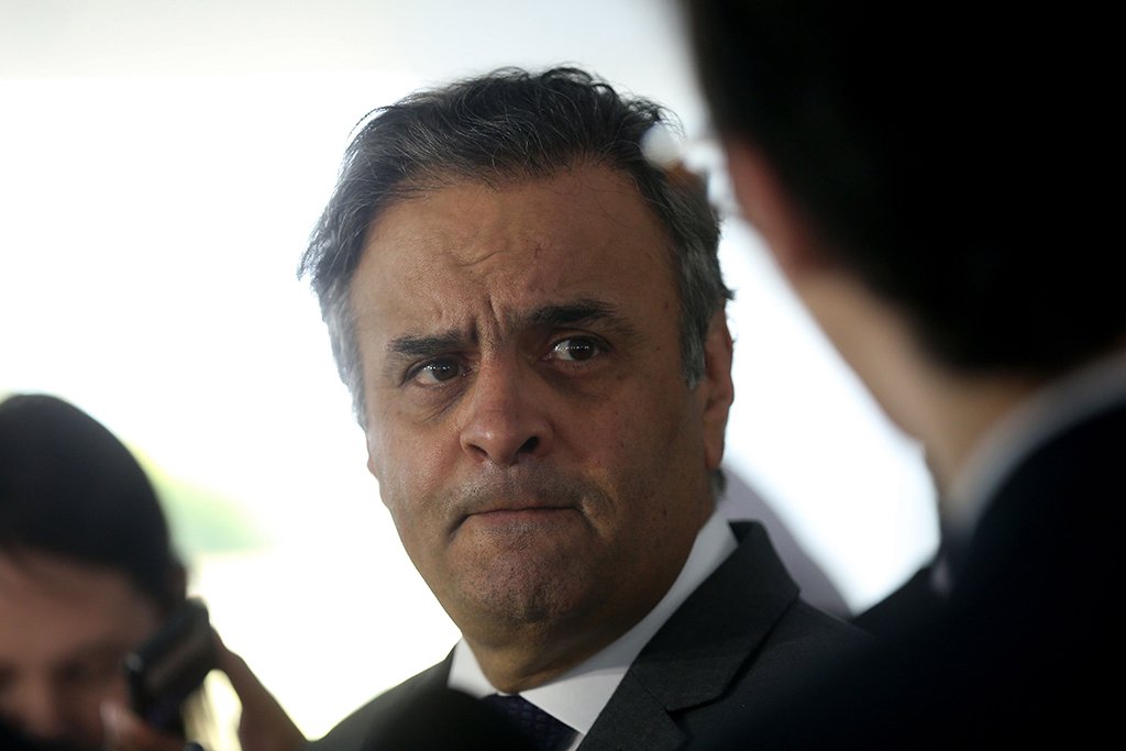 Brasília - Senador Aécio Neves fala à imprensa após audiência com o presidente Michel Temer no Palácio do Planalto (Wilson Dias/Agência Brasil) (Foto: Leonardo Lucena) Brasília - Senador Aécio Neves fala à imprensa após audiência com o presidente Michel Temer no Palácio do Planalto (Wilson Dias/Agência Brasil)