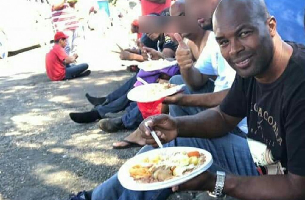 O presidente do Sindicato dos Motoboys de Santo André, Jefferson Lima de Menezes, 38 anos, vítima de um tiro no pescoço, na madrugada deste sábado (28), saiu da UTI do Hospital do Trabalhador nesta segunda-feira (30), está em um quarto do hospital e deve receber alta médica nesta terça, Dia do Trabalhador e da Trabalhadora (Foto: Leonardo Lucena) O presidente do Sindicato dos Motoboys de Santo André, Jefferson Lima de Menezes, 38 anos, vítima de um tiro no pescoço, na madrugada deste sábado (28), saiu da UTI do Hospital do Trabalhador nesta segunda-feira (30), está em um quarto do hospital e deve receber alta médica nesta terça, Dia do Trabalhador e da Trabalhadora