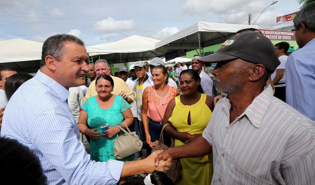 O governador Rui Costa (PT) deve decidir nos próximos dias quem vai compor a chapa de reeleição; o ex-governador Jaques Wagner vai disputar o Senado e Coronel para a segunda vaga e João Leão quer se manter como vice-governador baiano; o grupo tenta convencer a senadora Lídice da Mata (PSB) a desistir da reeleição; em troca ela seria secretária estadual e, em 2010, candidata a prefeita de Salvador (Foto: Voney Malta) O governador Rui Costa (PT) deve decidir nos próximos dias quem vai compor a chapa de reeleição; o ex-governador Jaques Wagner vai disputar o Senado e Coronel para a segunda vaga e João Leão quer se manter como vice-governador baiano; o grupo tenta convencer a senadora Lídice da Mata (PSB) a desistir da reeleição; em troca ela seria secretária estadual e, em 2010, candidata a prefeita de Salvador