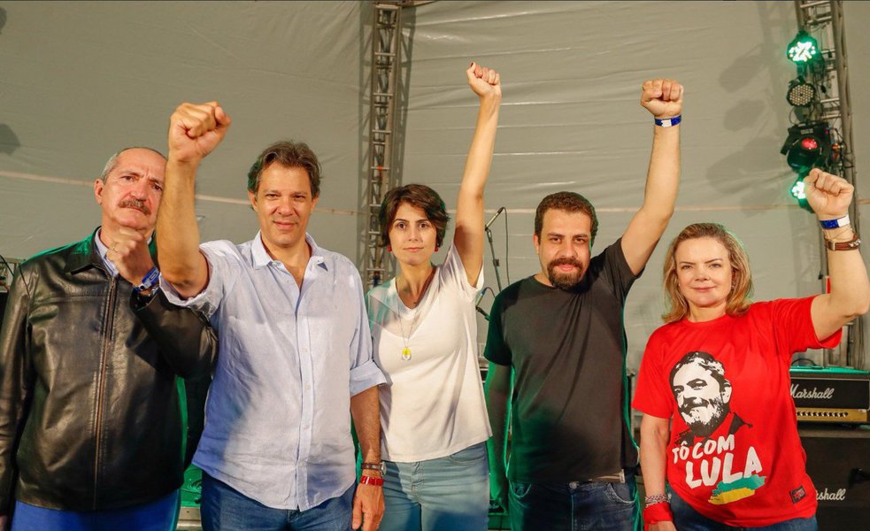 É preciso definir qual é as estratégias que devemos seguir para derrotar a direita fascista e todos os Golpistas, não é hora de disputas de interesses de partidos e nem de programas partidários ou particulares de indivíduo (Foto: José Rainha Júnior) É preciso definir qual é as estratégias que devemos seguir para derrotar a direita fascista e todos os Golpistas, não é hora de disputas de interesses de partidos e nem de programas partidários ou particulares de indivíduo
