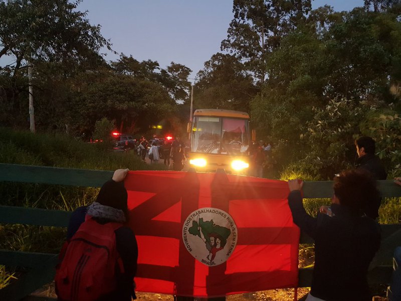 A ocupação que leva o nome "Marielle Vive", em memória à vereadora assassinada há um mês no Rio de Janeiro, faz parte da Jornada Nacional de Lutas pela Reforma Agrária, que teve início na última terça-feira (10) e segue em todo Brasil até 17 de abril, Dia Internacional de Luta pela Terra (Foto: Leonardo Attuch) A ocupação que leva o nome "Marielle Vive", em memória à vereadora assassinada há um mês no Rio de Janeiro, faz parte da Jornada Nacional de Lutas pela Reforma Agrária, que teve início na última terça-feira (10) e segue em todo Brasil até 17 de abril, Dia Internacional de Luta pela Terra