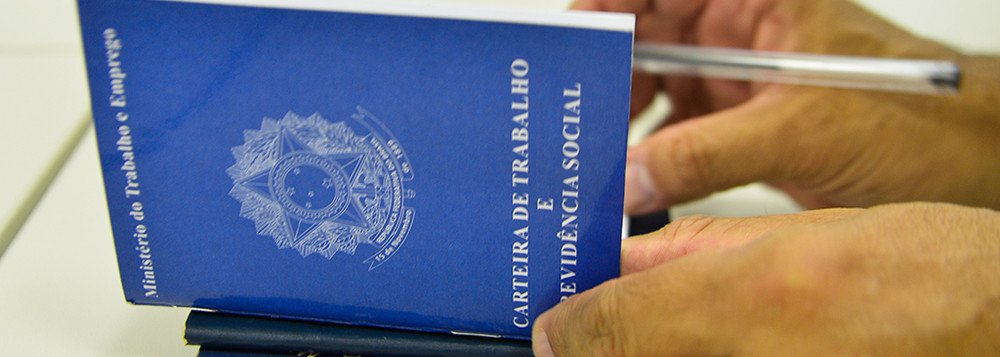 Pesquisa Datafolha, divulgada nesta segunda-feira (11), apontou, para a maioria dos brasileiros, a inflação e do desemprego não cairão a curto prazo; mostrando pessimismo, 38% dos entrevistados acham que a situação econômica do País ficará como está e 32% acham que vai piorar (Foto: Leonardo Lucena) Pesquisa Datafolha, divulgada nesta segunda-feira (11), apontou, para a maioria dos brasileiros, a inflação e do desemprego não cairão a curto prazo; mostrando pessimismo, 38% dos entrevistados acham que a situação econômica do País ficará como está e 32% acham que vai piorar