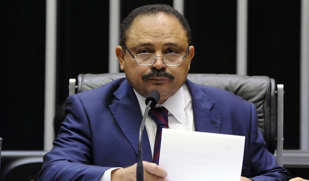 Alvo da Operação Miqueias, que trata de investigações sobre fraudes em investimentos relacionados ao regime de Previdência de servidores públicos municipais, o inquérito contra o deputado federal Waldir Maranhão (PSDB-MA) foi enviado ao Instituto Nacional de Criminalística (INC); decisão foi do STF para que os peritos criminais do órgão vinculado à PF analisem dados bancários anexados à apuração
(Foto: Voney Malta) Alvo da Operação Miqueias, que trata de investigações sobre fraudes em investimentos relacionados ao regime de Previdência de servidores públicos municipais, o inquérito contra o deputado federal Waldir Maranhão (PSDB-MA) foi enviado ao Instituto Nacional de Criminalística (INC); decisão foi do STF para que os peritos criminais do órgão vinculado à PF analisem dados bancários anexados à apuração