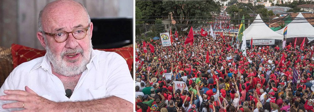 Para o jornalista Ricardo Kotscho, "um mar de gente atravessou a cidade numa caminhada da sede da Polícia Federal até o centro histórico, palco de um ato das centrais sindicais em defesa da libertação do ex-presidente Lula", no 1º e maio, em Curitiba, mas as as informações repassadas pelos pelos telejornais eram de que apenas 5 mil pessoas participaram da manifestação, segundo os cálculos da Polícia Militar do Paraná, este primor de eficiência e credibilidade", destaca (Foto: Paulo Emílio) Para o jornalista Ricardo Kotscho, "um mar de gente atravessou a cidade numa caminhada da sede da Polícia Federal até o centro histórico, palco de um ato das centrais sindicais em defesa da libertação do ex-presidente Lula", no 1º e maio, em Curitiba, mas as as informações repassadas pelos pelos telejornais eram de que apenas 5 mil pessoas participaram da manifestação, segundo os cálculos da Polícia Militar do Paraná, este primor de eficiência e credibilidade", destaca