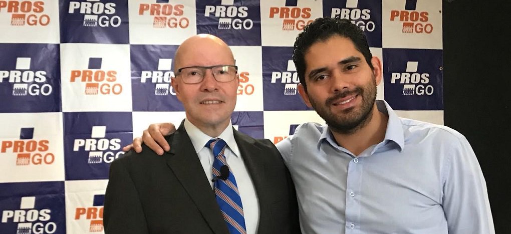 O Partido Republicano da Ordem Social (PROS) confirmou, na manhã desta segunda-feira, 11, que apoiará o nome do procurador de Justiça Demóstenes Torres (PTB) para o Senado em 2018; o anúncio foi feito pelo presidente estadual da sigla em Goiás, deputado Lincoln Tejota, durante encontro na capital; “É o maior criador de leis da história do Senado, um dos maiores defensores do Estado, que foi vítima de uma injustiça. Está voltando agora e tem o que mostrar, tem serviço prestado. Saiba que terá nosso apoio”, declarou (Foto: José Barbacena) O Partido Republicano da Ordem Social (PROS) confirmou, na manhã desta segunda-feira, 11, que apoiará o nome do procurador de Justiça Demóstenes Torres (PTB) para o Senado em 2018; o anúncio foi feito pelo presidente estadual da sigla em Goiás, deputado Lincoln Tejota, durante encontro na capital; “É o maior criador de leis da história do Senado, um dos maiores defensores do Estado, que foi vítima de uma injustiça. Está voltando agora e tem o que mostrar, tem serviço prestado. Saiba que terá nosso apoio”, declarou
