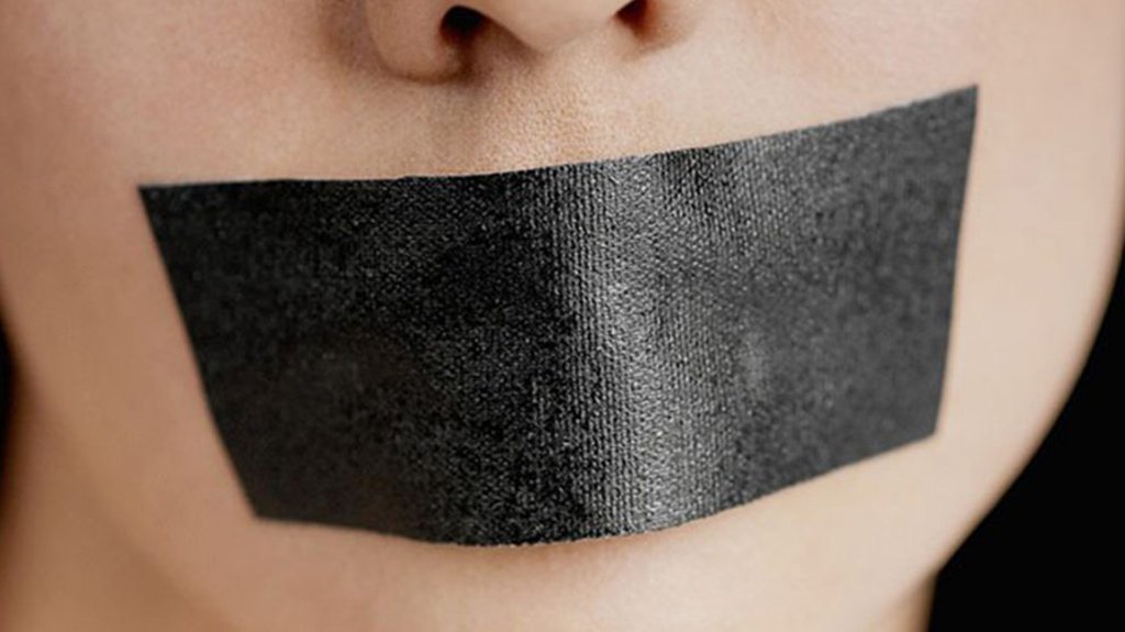 Não é desejável que o sujeito falante seja sempre o mesmo. É preciso fazer falar todas as espécies de experiências, dar ouvidos aos excluídos, aos moribundos, pois são eles que efetivamente enfrentam o aspecto sombrio e solitário das lutas (Foto: Ramon Brandão) Não é desejável que o sujeito falante seja sempre o mesmo. É preciso fazer falar todas as espécies de experiências, dar ouvidos aos excluídos, aos moribundos, pois são eles que efetivamente enfrentam o aspecto sombrio e solitário das lutas