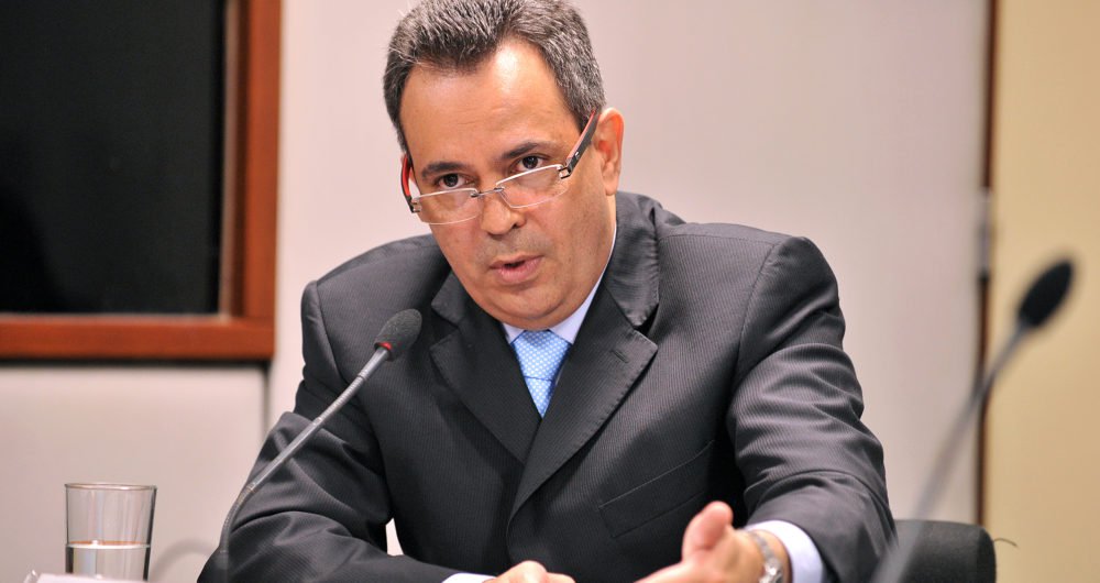 Presidente do PDT baiano, o deputado federal Félix Mendonça Jr. acredita que o governador Rui Costa (PT) pode decidir pelo apoio a Ciro Gomes, pré-candidato do PDT à Presidência, caso Lula seja impedido de concorrer; na Bahia, o PDT faz parte da base de apoio ao governador; “Esperamos que o PT agora tenha capacidade de apoiar o nosso partido, da mesma forma que apoiamos ele no passado”, diz o deputado (Foto: Voney Malta) Presidente do PDT baiano, o deputado federal Félix Mendonça Jr. acredita que o governador Rui Costa (PT) pode decidir pelo apoio a Ciro Gomes, pré-candidato do PDT à Presidência, caso Lula seja impedido de concorrer; na Bahia, o PDT faz parte da base de apoio ao governador; “Esperamos que o PT agora tenha capacidade de apoiar o nosso partido, da mesma forma que apoiamos ele no passado”, diz o deputado