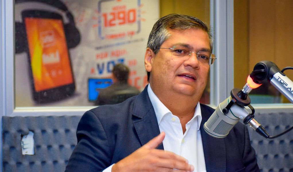 "Se o Brasil tivesse seguido o curso normal, e não esse caminho repleto de anomalias institucionais, nossa economia estaria já em franco crescimento. Crise econômica está destruindo o pacto federativo e aniquilando avanços sociais", disse o governador do Maranhão, Flávio Dino (PCdoB), nesta quarta-feira, 26; "Tenho certeza de que os formuladores de tantas anomalias institucionais serão punidos fortemente nas urnas em outubro. Todos estão vendo que o Brasil piorou por conta da ganância de poucos 'sabidos'", acrescentou (Foto: Aquiles Lins) "Se o Brasil tivesse seguido o curso normal, e não esse caminho repleto de anomalias institucionais, nossa economia estaria já em franco crescimento. Crise econômica está destruindo o pacto federativo e aniquilando avanços sociais", disse o governador do Maranhão, Flávio Dino (PCdoB), nesta quarta-feira, 26; "Tenho certeza de que os formuladores de tantas anomalias institucionais serão punidos fortemente nas urnas em outubro. Todos estão vendo que o Brasil piorou por conta da ganância de poucos 'sabidos'", acrescentou