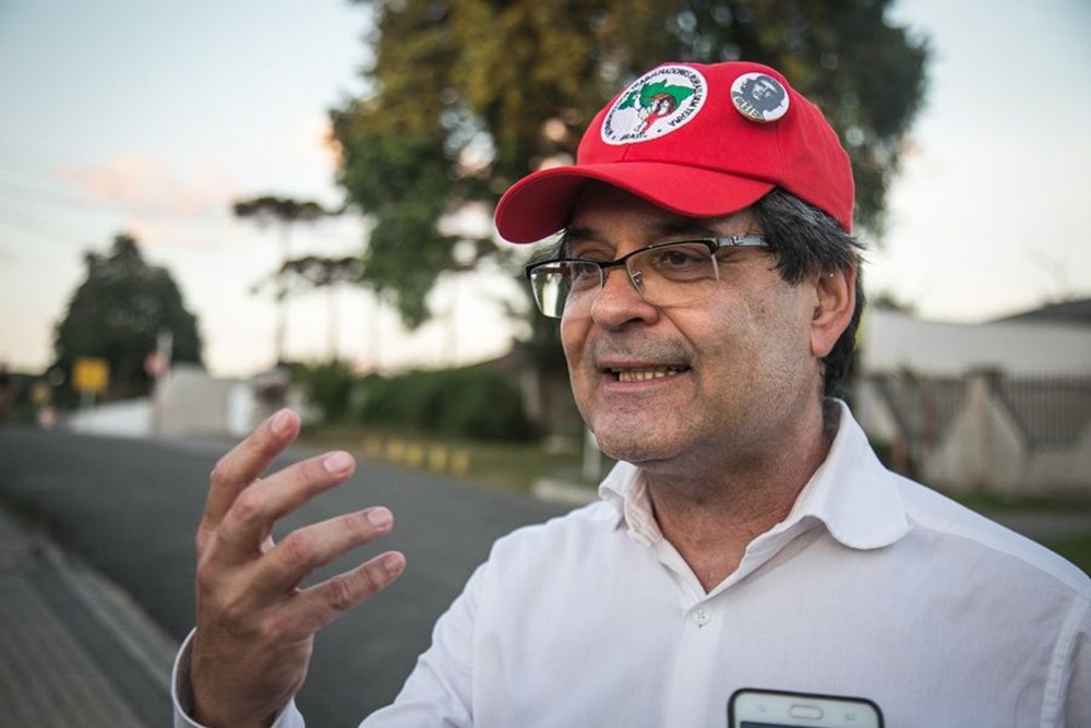 O jurista Marcelo da Costa Pinto Neves, professor de Direito da Universidade de Brasília, diz que a atuação do juiz Sérgio Moro e da maioria do Judiciário é parcial, golpista e político-partidária; ele também afirma que os processos contra Lula deveriam ser nulos porque estão viciados, Moro é parcial e “se manifestou sobre o processo antes de julgar e participou de filmes em que se comemorava a condenação de Lula” (Foto: Voney Malta) O jurista Marcelo da Costa Pinto Neves, professor de Direito da Universidade de Brasília, diz que a atuação do juiz Sérgio Moro e da maioria do Judiciário é parcial, golpista e político-partidária; ele também afirma que os processos contra Lula deveriam ser nulos porque estão viciados, Moro é parcial e “se manifestou sobre o processo antes de julgar e participou de filmes em que se comemorava a condenação de Lula”