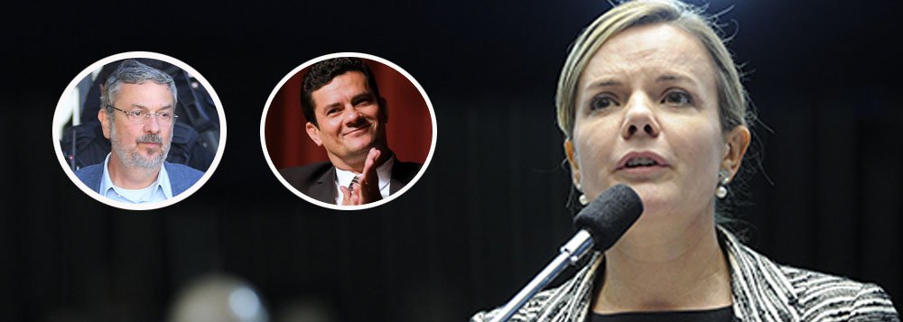 Senadora Gleisi Hoffmann, presidente nacional do PT, afirmou nesta quinta-feira, 26, que o juiz Sérgio Moro transformou o ex-ministro Antonio Palocci em seu refém em busca de alguma incriminação do ex-presidente Lula e do PT; "A se confirmar o teor da suposta deleção descrita pelo Globo – que de resto é mais um vazamento ilegal para um veículo em campanha odiosa contra Lula – restará provado que Palocci tornou-se refém de Sérgio Moro, dos procuradores e delegados de Curitiba. E que nesta condição perdeu qualquer vestígio de caráter", diz Gleisi em nota (Foto: Aquiles Lins) Senadora Gleisi Hoffmann, presidente nacional do PT, afirmou nesta quinta-feira, 26, que o juiz Sérgio Moro transformou o ex-ministro Antonio Palocci em seu refém em busca de alguma incriminação do ex-presidente Lula e do PT; "A se confirmar o teor da suposta deleção descrita pelo Globo – que de resto é mais um vazamento ilegal para um veículo em campanha odiosa contra Lula – restará provado que Palocci tornou-se refém de Sérgio Moro, dos procuradores e delegados de Curitiba. E que nesta condição perdeu qualquer vestígio de caráter", diz Gleisi em nota