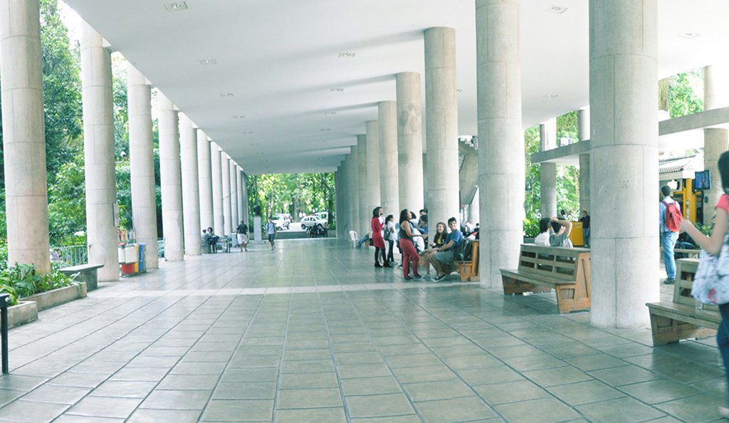 A Pontifícia Universidade Católica do Rio de Janeiro (PUC-RJ) receberia no dia 3 de maio um debate sobre guerra às drogas com participação de pessoas a favor da descriminalização da maconha, como o vereador Renato Cinco (Psol). O evento foi cancelado após pressão de um grupo de alunos que se declara “católico de extrema direita”. (Foto: Leonardo Lucena) A Pontifícia Universidade Católica do Rio de Janeiro (PUC-RJ) receberia no dia 3 de maio um debate sobre guerra às drogas com participação de pessoas a favor da descriminalização da maconha, como o vereador Renato Cinco (Psol). O evento foi cancelado após pressão de um grupo de alunos que se declara “católico de extrema direita”.