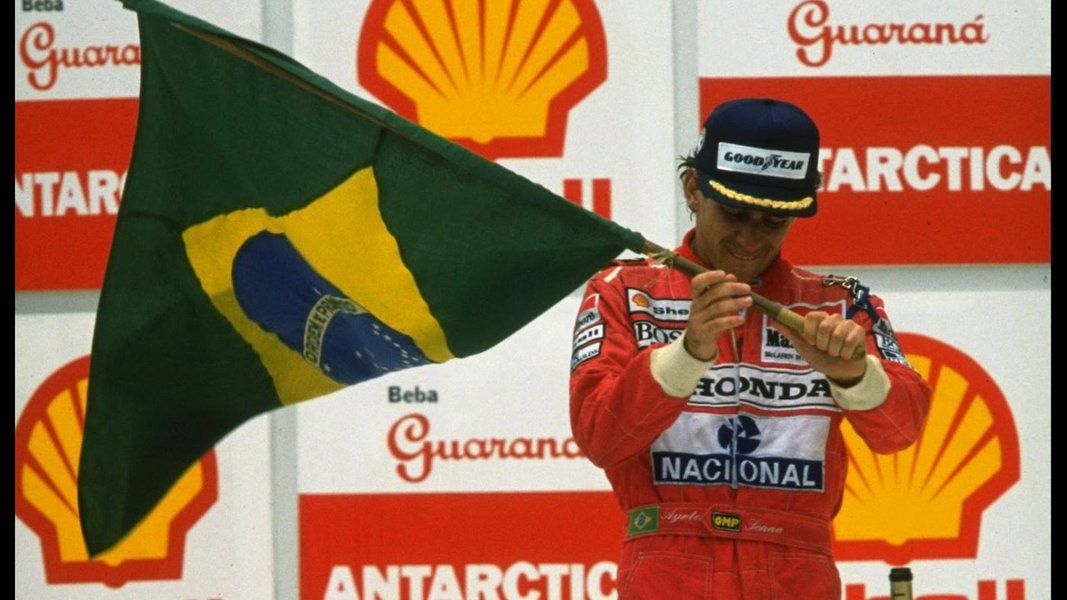 Senna foi um trabalhador exemplar; exímio piloto, não tinha apenas talento, tinha obsessão pela vitória; seu poder de comunicação foi grande; sabia lidar com as montadoras de carros e com as equipes; realizou a proeza de trazer uma gigante como a Honda para o circo da Fórmula 1; Senna também deixou uma marca importante no financiamento de projetos sociais; ajudou instituições e fundou a sua, hoje administrada pela irmã, Viviane Senna (Foto: Gustavo Conde) Senna foi um trabalhador exemplar; exímio piloto, não tinha apenas talento, tinha obsessão pela vitória; seu poder de comunicação foi grande; sabia lidar com as montadoras de carros e com as equipes; realizou a proeza de trazer uma gigante como a Honda para o circo da Fórmula 1; Senna também deixou uma marca importante no financiamento de projetos sociais; ajudou instituições e fundou a sua, hoje administrada pela irmã, Viviane Senna