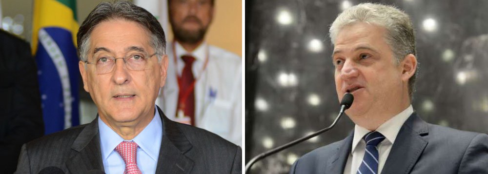 Apesar do recente pedido de impeachment ter sido aceito pela Mesa Diretora da Assembleia de Minas (ALMG), o governador Fernando Pimentel (PT) e o presidente do Legislativo, deputado Adalclever Lopes (MDB), ficaram juntos em um evento do agronegócio; no entanto, Pimentel ficou distante do vice-governador Toninho Andrade (MDB); para justificar a situação, o governador declamou um verso do mineiro Carlos Drummond (Foto: Voney Malta) Apesar do recente pedido de impeachment ter sido aceito pela Mesa Diretora da Assembleia de Minas (ALMG), o governador Fernando Pimentel (PT) e o presidente do Legislativo, deputado Adalclever Lopes (MDB), ficaram juntos em um evento do agronegócio; no entanto, Pimentel ficou distante do vice-governador Toninho Andrade (MDB); para justificar a situação, o governador declamou um verso do mineiro Carlos Drummond