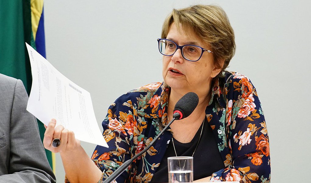 A deputada federal Margarida Salomão (PT/MG) foi eleita por unanimidade presidenta da Comissão de Desenvolvimento Urbano da Câmara (CDU); ela afirmou que os temas prioritários discutidos neste ano pela comissão serão: saneamento, infraestrutura, mobilidade e habitação; para Margarida, “A cidade é o espaço mais relevante da convivência humana no mundo contemporâneo e é também o espaço da luta social” (Foto: Voney Malta) A deputada federal Margarida Salomão (PT/MG) foi eleita por unanimidade presidenta da Comissão de Desenvolvimento Urbano da Câmara (CDU); ela afirmou que os temas prioritários discutidos neste ano pela comissão serão: saneamento, infraestrutura, mobilidade e habitação; para Margarida, “A cidade é o espaço mais relevante da convivência humana no mundo contemporâneo e é também o espaço da luta social”