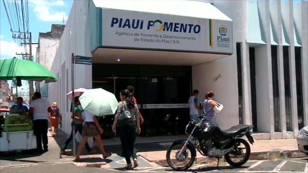 O governo do Piauí tem articulado um levantamento de imóveis com o apoio de técnicos de vários órgãos para colocar esses bens, que são do estado, para consulta pública através de um site; essa consulta vai permitir, de uma forma democrática, que possíveis interessados tenham acesso aos imóveis para aluguel, compra ou concessão; ação faz parte do Plano de Desmobilização de Ativos Imobiliários (PDEPI) (Foto: Voney Malta) O governo do Piauí tem articulado um levantamento de imóveis com o apoio de técnicos de vários órgãos para colocar esses bens, que são do estado, para consulta pública através de um site; essa consulta vai permitir, de uma forma democrática, que possíveis interessados tenham acesso aos imóveis para aluguel, compra ou concessão; ação faz parte do Plano de Desmobilização de Ativos Imobiliários (PDEPI)