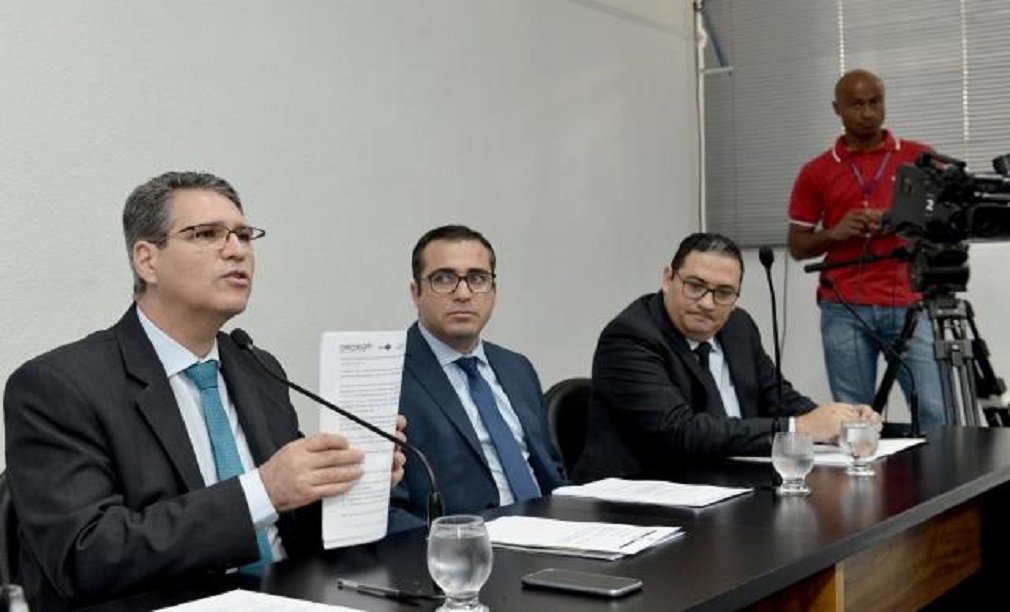Um dos projetos trata da criação de um Programa de Integridade Empresas que teria por objetivo a criação de mecanismos que facilitem a descoberta e punição de irregularidades praticadas contra a administração pública do estado de Goiás; o programa seria direcionado a empresas que celebrarem contrato, consórcio, convênio, concessão ou parceria público-privado com a administração pública direta, indireta e fundacional do estado de Goiás (Foto: José Barbacena) Um dos projetos trata da criação de um Programa de Integridade Empresas que teria por objetivo a criação de mecanismos que facilitem a descoberta e punição de irregularidades praticadas contra a administração pública do estado de Goiás; o programa seria direcionado a empresas que celebrarem contrato, consórcio, convênio, concessão ou parceria público-privado com a administração pública direta, indireta e fundacional do estado de Goiás