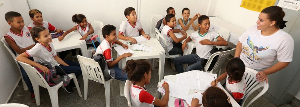O sucateamento da educação e o grande desprezo e descaso com os professores fazem parte de uma estratégia de manutenção do poder por parte das elites dominantes. É necessário entender que o que está em risco é um projeto de Brasil (Foto: Diego Ricoy) O sucateamento da educação e o grande desprezo e descaso com os professores fazem parte de uma estratégia de manutenção do poder por parte das elites dominantes. É necessário entender que o que está em risco é um projeto de Brasil