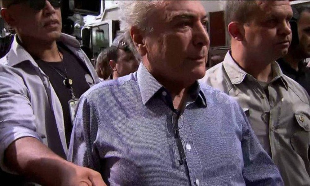 Michel Temer tentou minimizar nesta quarta-feira, 2, a forte hostilidade com que foi recebido na tentativa de visitar os escombros do edifício Wilton Paes de Almeida, no largo do Paissandu; "Eu não me incomodo com isso, o importante era o gesto de autoridade", disse ele; Temer afirmou que já esperava ser alvo de "alguma hostilidade" e que o Brasil precisa "tomar critérios de educação cívica" (Foto: Aquiles Lins) Michel Temer tentou minimizar nesta quarta-feira, 2, a forte hostilidade com que foi recebido na tentativa de visitar os escombros do edifício Wilton Paes de Almeida, no largo do Paissandu; "Eu não me incomodo com isso, o importante era o gesto de autoridade", disse ele; Temer afirmou que já esperava ser alvo de "alguma hostilidade" e que o Brasil precisa "tomar critérios de educação cívica"