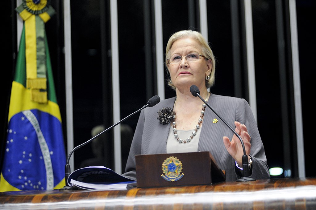 Jornalista Marco Aurelio Weissheimer, no blog rsurgente, avalia que a senadora Ana Amélia Lemos (PP-RS) "vem flertando abertamente com a extrema-direita gaúcha que saiu definitivamente do armário" (Foto: Leonardo Lucena) Jornalista Marco Aurelio Weissheimer, no blog rsurgente, avalia que a senadora Ana Amélia Lemos (PP-RS) "vem flertando abertamente com a extrema-direita gaúcha que saiu definitivamente do armário"