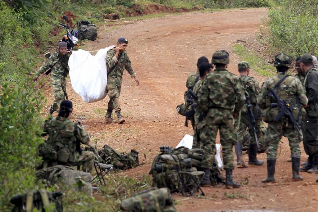 Segundo o ministro de Defesa da Colômbia, Luis Carlos Villegas, alguns dos ex-guerrilheiros se dedicam ao narcotráfico e mineração ilegal com vínculos estreitos com facções criminosas brasileiras; grupos dissidentes das Forças Armadas Revolucionárias da Colômbia (Farc) já contam com 1.200 integrantes (Foto: Leonardo Lucena) Segundo o ministro de Defesa da Colômbia, Luis Carlos Villegas, alguns dos ex-guerrilheiros se dedicam ao narcotráfico e mineração ilegal com vínculos estreitos com facções criminosas brasileiras; grupos dissidentes das Forças Armadas Revolucionárias da Colômbia (Farc) já contam com 1.200 integrantes