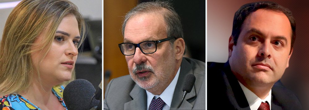 A disputa pelo Governo de Pernambuco apresenta um empate técnico entre o governador e candidato à reeleição, Paulo Câmara (PSB), e os pré-candidatos Marília Arraes (PT) e Armando Monteiro Neto (PTB). Segundo pesquisa realizada pelo Datamétrica, o governador registra 20% das intenções de voto; logo em seguida aparecem Marília Arraes, com 17%, e o senador, com 14% (Foto: Paulo Emílio) A disputa pelo Governo de Pernambuco apresenta um empate técnico entre o governador e candidato à reeleição, Paulo Câmara (PSB), e os pré-candidatos Marília Arraes (PT) e Armando Monteiro Neto (PTB). Segundo pesquisa realizada pelo Datamétrica, o governador registra 20% das intenções de voto; logo em seguida aparecem Marília Arraes, com 17%, e o senador, com 14%