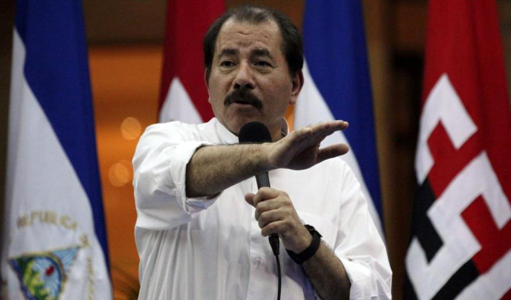 O presidente da Nicarágua, Daniel Ortega, revogou a reforma da previdência, que desencadeou uma onda de protestos, matando pelo menos onze pessoas, segundo o governo; numa mensagem transmitida pela televisão, ele se dirigiu à população para pedir a todos que deixem de lado diferenças políticas e ideológicas e busquem uma solução negociada para a crise; protestos foram provocados pela decisão do governo de reduzir em 5% as pensões e aumentar as contribuições de empresas e trabalhadores para a previdência (Foto: Paulo Emílio) O presidente da Nicarágua, Daniel Ortega, revogou a reforma da previdência, que desencadeou uma onda de protestos, matando pelo menos onze pessoas, segundo o governo; numa mensagem transmitida pela televisão, ele se dirigiu à população para pedir a todos que deixem de lado diferenças políticas e ideológicas e busquem uma solução negociada para a crise; protestos foram provocados pela decisão do governo de reduzir em 5% as pensões e aumentar as contribuições de empresas e trabalhadores para a previdência