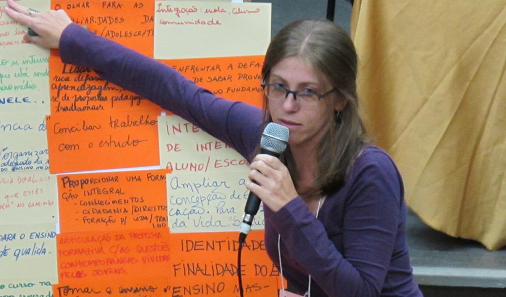 A socióloga e professora do IFSP, Ana Paula Corti, aponta falhas estruturais na pesquisa realizada do Ipea que atrela a piora na aprendizagem da Matemática às disciplinas de Siciologia e Filosofia; "Qual o interesse de tentar provar que a retirada das disciplinas não só não vai fazer falta como poderia melhorar o aprendizado em Matemática? É uma correlação espúria e uma maneira de tentar produzir evidências no mínimo duvidosas", afirma a professora (Foto: Aquiles Lins) A socióloga e professora do IFSP, Ana Paula Corti, aponta falhas estruturais na pesquisa realizada do Ipea que atrela a piora na aprendizagem da Matemática às disciplinas de Siciologia e Filosofia; "Qual o interesse de tentar provar que a retirada das disciplinas não só não vai fazer falta como poderia melhorar o aprendizado em Matemática? É uma correlação espúria e uma maneira de tentar produzir evidências no mínimo duvidosas", afirma a professora
