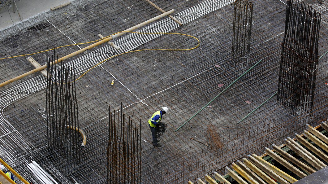 O economista João Vicente Goulart escreve, em artigo na revista Fórum que “o investimento público no Brasil, em 2017, foi o mais baixo dos últimos 48 anos: apenas 1,17% do Produto Interno Bruto (PIB); isso significa que, na prática, nenhuma escola, nenhum hospital foi construído. Se tomarmos uma estimativa, como a realizada pelos pesquisadores Rodrigo Orair e Sergio Gobetti, do IPEA, veremos que o investimento público atual é inferior ao de 1947 – ou seja, é o pior em, pelo menos, 71 anos”. (Foto: Aquiles Lins) O economista João Vicente Goulart escreve, em artigo na revista Fórum que “o investimento público no Brasil, em 2017, foi o mais baixo dos últimos 48 anos: apenas 1,17% do Produto Interno Bruto (PIB); isso significa que, na prática, nenhuma escola, nenhum hospital foi construído. Se tomarmos uma estimativa, como a realizada pelos pesquisadores Rodrigo Orair e Sergio Gobetti, do IPEA, veremos que o investimento público atual é inferior ao de 1947 – ou seja, é o pior em, pelo menos, 71 anos”.