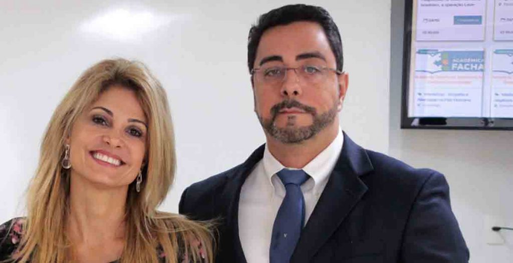 Os juízes federais Marcelo Bretas e Simone Bretas recebem, cada um R$ 4.378 de auxílio-moradia, apesar de serem casados, de morarem juntos, de ganharem, ele R$ 43.459,85 por mês, e ela R$ 44.104,85, e de possuírem patrimônio imobiliário de R$ 6,4 milhões (Foto: Leonardo Lucena) www.brasil247.com - Os juízes federais Marcelo Bretas e Simone Bretas recebem, cada um R$ 4.378 de auxílio-moradia, apesar de serem casados, de morarem juntos, de ganharem, ele R$ 43.459,85 por mês, e ela R$ 44.104,85, e de possuírem patrimônio imobiliário de R$ 6,4 milhões