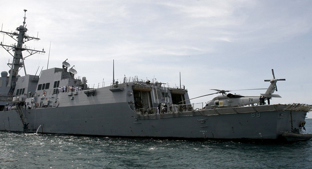 A China condena a entrada do destróier norte-americano USS Mustin nas águas das ilhas disputadas do mar do Sul da China e apela insistentemente a Washington para pôr fim às ações provocatórias, declarou a porta-voz do Ministério das Relações Exteriores da China, Hua Chunying; "A China apela insistentemente aos EUA para cessarem imediatamente as ações provocatórias, que violam a soberania da China e ameaçam a nossa segurança”, declarou hoje (24) a porta-voz na conta oficial do Ministério na rede social WeChat
(Foto: Leonardo Attuch)
A China condena a entrada do destróier norte-americano USS Mustin nas águas das ilhas disputadas do mar do Sul da China e apela insistentemente a Washington para pôr fim às ações provocatórias, declarou a porta-voz do Ministério das Relações Exteriores da China, Hua Chunying; "A China apela insistentemente aos EUA para cessarem imediatamente as ações provocatórias, que violam a soberania da China e ameaçam a nossa segurança”, declarou hoje (24) a porta-voz na conta oficial do Ministério na rede social WeChat