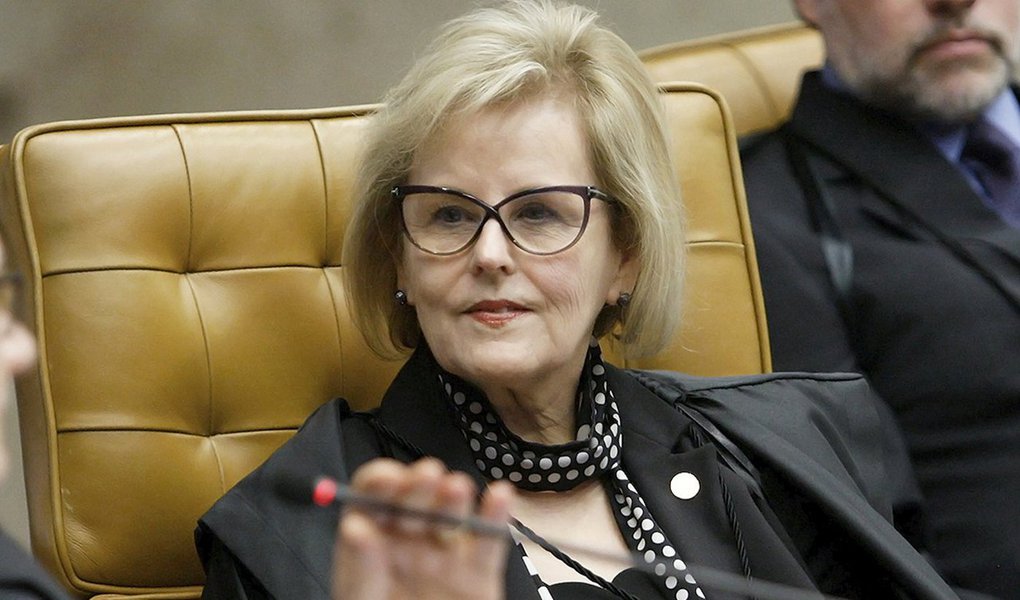 Ao votar pela negação do habeas corpus preventivo do ex-presidente Lula no STF, a ministra Rosa Weber reconheceu que a prisão antes do trânsito em julgado pode ser inconstitucional; caso foi explicado pelo advogado e professor de Direito Constitucional da PUC-SP, Carlos Gonçalves Junior; "A ministra Rosa Weber negou habeas corpus ao ex-presidente Lula fundamentando seu voto no respeito à jurisprudência vigente do STF, que permite a prisão após a condenação de segunda instância. Porém, Rosa indicou que, quando for o momento de enfrentar a revisão desta jurisprudência sobre o assunto, poderá rever seu entendimento", disse ele (Foto: Aquiles Lins) Ao votar pela negação do habeas corpus preventivo do ex-presidente Lula no STF, a ministra Rosa Weber reconheceu que a prisão antes do trânsito em julgado pode ser inconstitucional; caso foi explicado pelo advogado e professor de Direito Constitucional da PUC-SP, Carlos Gonçalves Junior; "A ministra Rosa Weber negou habeas corpus ao ex-presidente Lula fundamentando seu voto no respeito à jurisprudência vigente do STF, que permite a prisão após a condenação de segunda instância. Porém, Rosa indicou que, quando for o momento de enfrentar a revisão desta jurisprudência sobre o assunto, poderá rever seu entendimento", disse ele