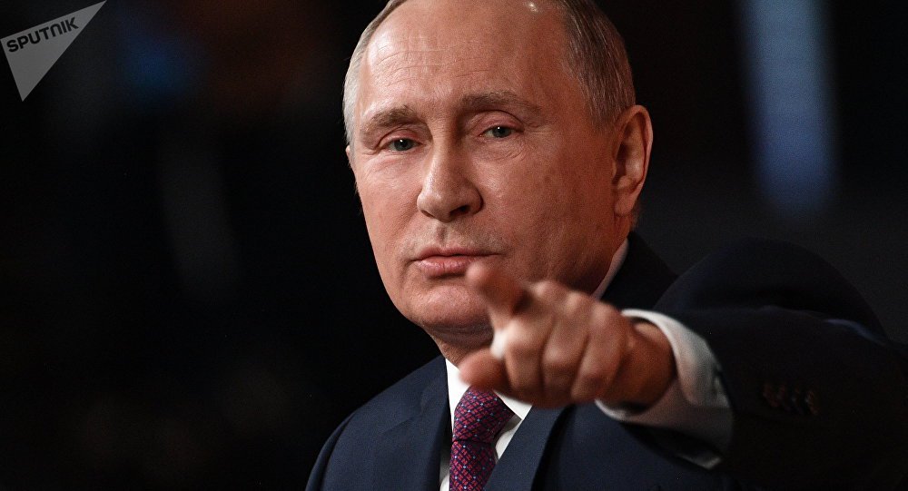 A Rússia, presidida por Vladimir Putin, vetou no Conselho de Segurança na Organização das Nações Unidas (ONU) um projeto dos Estados Unidos para criar um novo mecanismo de investigação para analisar ataques químicos na Síria; a resolução foi apoiada por 12 países, mas Rússia e Bolívia votaram contra e a China se absteve; é a 12° vez que Moscou usa seu poder de veto para proteger o governo sírio
(Foto: Leonardo Lucena)
A Rússia, presidida por Vladimir Putin, vetou no Conselho de Segurança na Organização das Nações Unidas (ONU) um projeto dos Estados Unidos para criar um novo mecanismo de investigação para analisar ataques químicos na Síria; a resolução foi apoiada por 12 países, mas Rússia e Bolívia votaram contra e a China se absteve; é a 12° vez que Moscou usa seu poder de veto para proteger o governo sírio