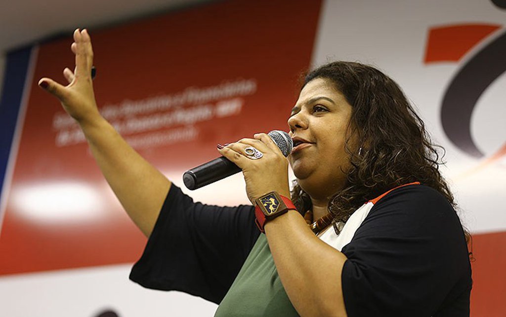 Para a presidenta do Sindicato dos Bancários e Financiários de São Paulo, Osasco e Região, Ivone Silva, o julgamento do habeas corpus do ex-presidente Lula no STF ditará o os rumos da democracia no país. "Saberemos se a nossa democracia continuará ou deixará de existir", disse (Foto: Leonardo Lucena) Para a presidenta do Sindicato dos Bancários e Financiários de São Paulo, Osasco e Região, Ivone Silva, o julgamento do habeas corpus do ex-presidente Lula no STF ditará o os rumos da democracia no país. "Saberemos se a nossa democracia continuará ou deixará de existir", disse