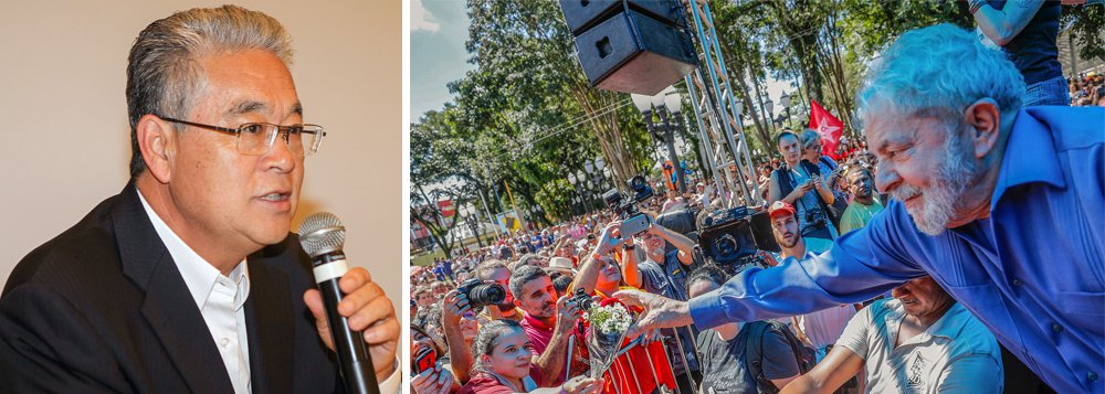 “Não tem como. Não temos dinheiro. Ainda estamos avaliando a melhor forma, mas em Curitiba ele não vai se entregar”, afirmou o presidente do Instituto Lula, Paulo Okamotto; após o STF negar Habeas Corpus ao ex-presidente, o juiz Sergio Moro emitiu ordem de prisão e determinou que Lula se entregue até às 17h (Foto: Leonardo Lucena) “Não tem como. Não temos dinheiro. Ainda estamos avaliando a melhor forma, mas em Curitiba ele não vai se entregar”, afirmou o presidente do Instituto Lula, Paulo Okamotto; após o STF negar Habeas Corpus ao ex-presidente, o juiz Sergio Moro emitiu ordem de prisão e determinou que Lula se entregue até às 17h