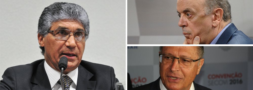 "Foi preso pela PF nesta manhã em São Paulo um famoso operador do PSDB, o Tucano Paulo Preto. Para o grande público ele não é ninguém. Para o mundo político, uma bomba atômica no ninho tucano. Por que ele foi preso somente hoje, se suas contas no exterior com milhões de dólares já haviam sido descobertas há muito tempo? Coincidência?", coloca o colunista Ricardo Cappelli; ele destaca que "a prisão de tucanos de alta plumagem desarmaria a defesa de Lula, enfraqueceria junto à opinião pública a acusação de parcialidade e perseguição" (Foto: Ricardo Cappelli) "Foi preso pela PF nesta manhã em São Paulo um famoso operador do PSDB, o Tucano Paulo Preto. Para o grande público ele não é ninguém. Para o mundo político, uma bomba atômica no ninho tucano. Por que ele foi preso somente hoje, se suas contas no exterior com milhões de dólares já haviam sido descobertas há muito tempo? Coincidência?", coloca o colunista Ricardo Cappelli; ele destaca que "a prisão de tucanos de alta plumagem desarmaria a defesa de Lula, enfraqueceria junto à opinião pública a acusação de parcialidade e perseguição"