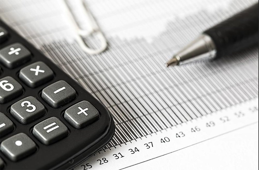 Economistas de instituições financeiras passaram a ver a Selic mais baixa ao final deste ano na sequência de indicações do Banco Central de nova redução; segundo o boletim Focus do BC, expectativa para a Selic ao final deste ano agora é de 6,25%, contra 6,5% antes; economistas também reduziram as projeções medidas pelo IPCA para 3,54% (Foto: Paulo Emílio) Economistas de instituições financeiras passaram a ver a Selic mais baixa ao final deste ano na sequência de indicações do Banco Central de nova redução; segundo o boletim Focus do BC, expectativa para a Selic ao final deste ano agora é de 6,25%, contra 6,5% antes; economistas também reduziram as projeções medidas pelo IPCA para 3,54%