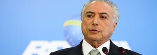 Tem que ser PhD em idiotia e imbecilidade para incitar a destruição moral, política, psicológica, social e material do Brasil pós-Golpe 2016, nas redes sociais e nos botequins da vida, com comentários chulos e perversos, tentando achincalhar os direitos humanos e a esquerda brasileira, numa caçada insanamente construída pelo império norte-americano (Foto: Cássio Vilela Prado) Tem que ser PhD em idiotia e imbecilidade para incitar a destruição moral, política, psicológica, social e material do Brasil pós-Golpe 2016, nas redes sociais e nos botequins da vida, com comentários chulos e perversos, tentando achincalhar os direitos humanos e a esquerda brasileira, numa caçada insanamente construída pelo império norte-americano