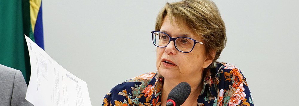 Deputada Margarida Salomão (PT-MG) criticou o governo Michel Temer, que pretende privatizar a Eletrobras; "Cartilha básica dos privatistas: sucatear e 'queimar o filme' de estatais para justificar sua entrega ao mercado e à lógica do lucro. Atual gestão da Eletrobras pagou quase R$ 2 milhões para que falassem mal da própria empresa" (Foto: Leonardo Lucena) Deputada Margarida Salomão (PT-MG) criticou o governo Michel Temer, que pretende privatizar a Eletrobras; "Cartilha básica dos privatistas: sucatear e 'queimar o filme' de estatais para justificar sua entrega ao mercado e à lógica do lucro. Atual gestão da Eletrobras pagou quase R$ 2 milhões para que falassem mal da própria empresa"