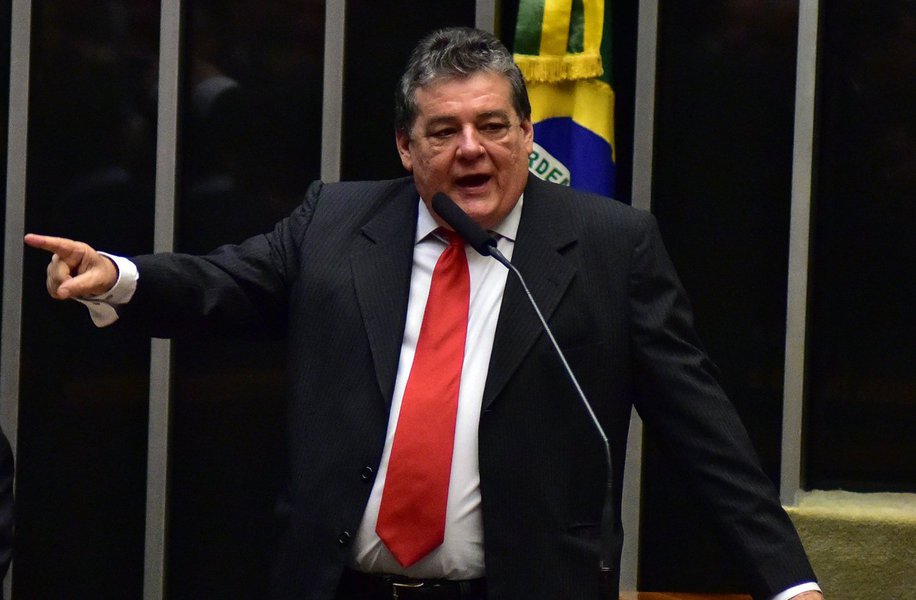 O deputado federal Silvio Costa (Avante-PE) afirmou que o ex-presidente Fernando Henrique Cardoso (PSDB) "tem cheiro dessa elite imbecil de São Paulo, que assaltou o País por 500 anos e que olhava para o Nordeste com nojo" (Foto: Leonardo Lucena) O deputado federal Silvio Costa (Avante-PE) afirmou que o ex-presidente Fernando Henrique Cardoso (PSDB) "tem cheiro dessa elite imbecil de São Paulo, que assaltou o País por 500 anos e que olhava para o Nordeste com nojo"