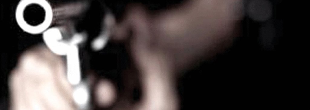 O sábado (28) foi marcado por uma chacina de cinco pessoas e a morte de mais um policial militar no Rio; o assassinato coletivo aconteceu ainda na madrugada, no bairro de Vila Operária, em Duque de Caxias, na Baixada Fluminense; no local ocorria um baile funk e não está descartada a participação de milicianos no crime (Foto: Leonardo Lucena) O sábado (28) foi marcado por uma chacina de cinco pessoas e a morte de mais um policial militar no Rio; o assassinato coletivo aconteceu ainda na madrugada, no bairro de Vila Operária, em Duque de Caxias, na Baixada Fluminense; no local ocorria um baile funk e não está descartada a participação de milicianos no crime