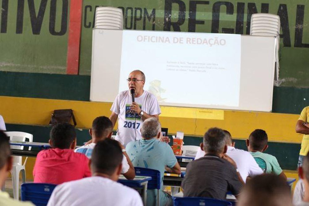 A Secretaria de Justiça (Sejus) diz que 30% da população carcerária do Piauí participa de atividades de ensino nas unidades prisionais; numero é duas vezes maior do que o índice nacional, que é de 13%; das 16 unidades penais, nove ofertam Educação de Jovens e Adultos; preparação para o Exame Nacional para Certificação de Competências de Jovens e Adultos e o Exame Nacional do Ensino Médio estão em 14 unidades (Foto: Voney Malta) A Secretaria de Justiça (Sejus) diz que 30% da população carcerária do Piauí participa de atividades de ensino nas unidades prisionais; numero é duas vezes maior do que o índice nacional, que é de 13%; das 16 unidades penais, nove ofertam Educação de Jovens e Adultos; preparação para o Exame Nacional para Certificação de Competências de Jovens e Adultos e o Exame Nacional do Ensino Médio estão em 14 unidades