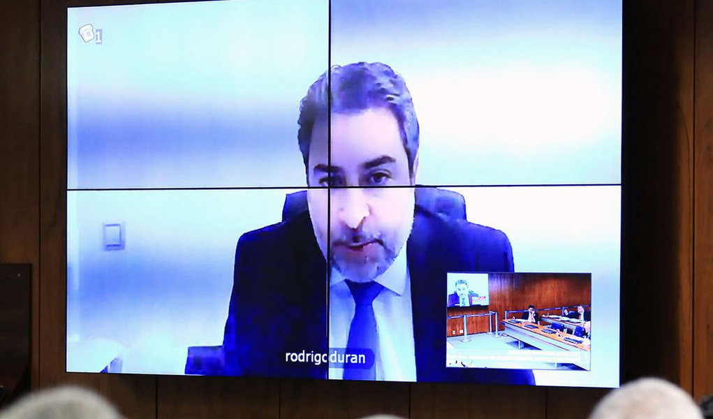 Advogado Rodrigo Tacla Durán vai colaborar com investigações sobre a Odebrecht na Argentina, atendendo a carta rogatória das autoridades daquele país, informa o Painel, da Folha; "No Brasil ele é considerado foragido, não testemunha" conclui a nota do jornal (Foto: Paulo Emílio) Advogado Rodrigo Tacla Durán vai colaborar com investigações sobre a Odebrecht na Argentina, atendendo a carta rogatória das autoridades daquele país, informa o Painel, da Folha; "No Brasil ele é considerado foragido, não testemunha" conclui a nota do jornal