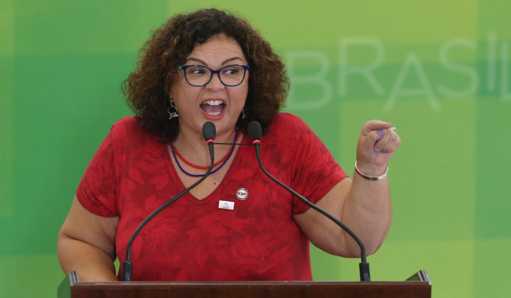 Brasília- DF 07-04-2016 Presidenta, Dilma durante Encontro com Mulheres em Defesa da Democracia Palácio do Planalto Foto Lula Marques/Agência PT (Foto: Leonardo Lucena) Brasília- DF 07-04-2016 Presidenta, Dilma durante Encontro com Mulheres em Defesa da Democracia Palácio do Planalto Foto Lula Marques/Agência PT