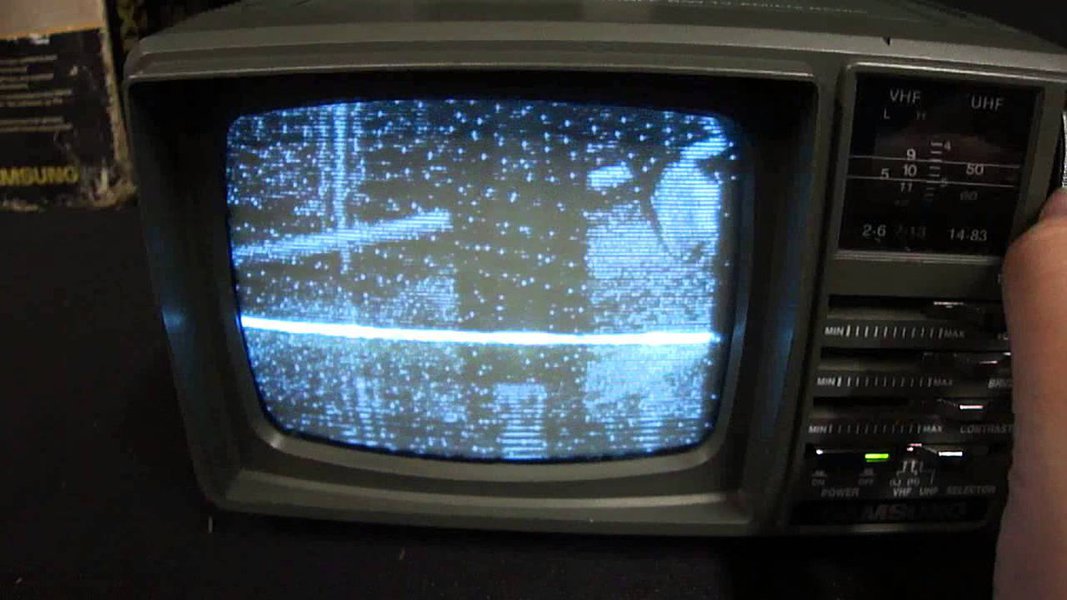 Praticamente obrigado a assistir a TV aberta na prisão como uma das formas de passar o tempo, o ex-presidente Luiz Inácio Lula da Silva se queixa do péssimo nível da programação; ele diz que não aguenta mais ver tanto programa religioso na tela; Lula também afirma que se recusa a assistir os telejornais, informa Mônica Bergamo do jornal Folha de S. Paulo (Foto: Gustavo Conde) Praticamente obrigado a assistir a TV aberta na prisão como uma das formas de passar o tempo, o ex-presidente Luiz Inácio Lula da Silva se queixa do péssimo nível da programação; ele diz que não aguenta mais ver tanto programa religioso na tela; Lula também afirma que se recusa a assistir os telejornais, informa Mônica Bergamo do jornal Folha de S. Paulo