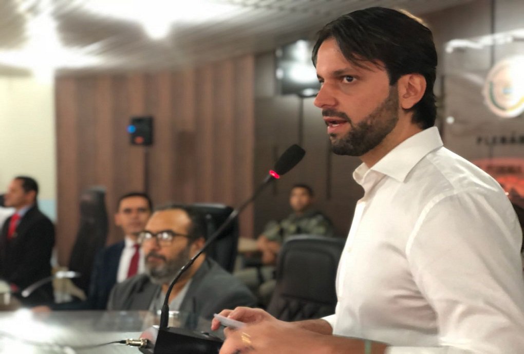 O ministro das Cidades, Alexandre Baldy, entregou nesta segunda-feira R$ 30,5 milhões em obras, benefícios e investimentos para Goiás; foram contemplados nesta fornada os municípios de Santo Antônio do Descoberto, Goianápolis, Hidrolândia, Corumbaíba e Anápolis; em Santo Antônio, que fica na região do Entorno do Distrito Federal, Baldy anunciou a liberação de R$ 16,6 milhões do ministério para 2ª etapa do empreendimento de saneamento integrado na região do Parque Santo Antônio (Foto: José Barbacena) O ministro das Cidades, Alexandre Baldy, entregou nesta segunda-feira R$ 30,5 milhões em obras, benefícios e investimentos para Goiás; foram contemplados nesta fornada os municípios de Santo Antônio do Descoberto, Goianápolis, Hidrolândia, Corumbaíba e Anápolis; em Santo Antônio, que fica na região do Entorno do Distrito Federal, Baldy anunciou a liberação de R$ 16,6 milhões do ministério para 2ª etapa do empreendimento de saneamento integrado na região do Parque Santo Antônio