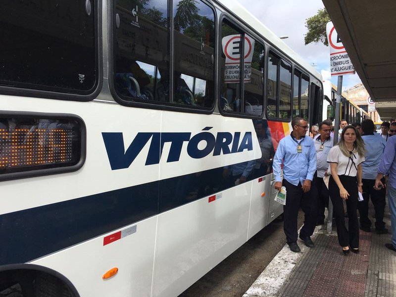 Entraram em vigor hoje (1), os novos valores das tarifas dos ônibus metropolitanos de Fortaleza, com reajuste médio de 12,30%. Os ônibus metropolitanos interligam a Capital aos municípios de Caucaia, Maracanaú, Maranguape, Eusébio, Aquiraz, Pacatuba, Guaiúba, Itaitinga, Horizonte, Pacajus, Chorozinho e São Gonçalo do Amarante (Foto: Fatima 247) Entraram em vigor hoje (1), os novos valores das tarifas dos ônibus metropolitanos de Fortaleza, com reajuste médio de 12,30%. Os ônibus metropolitanos interligam a Capital aos municípios de Caucaia, Maracanaú, Maranguape, Eusébio, Aquiraz, Pacatuba, Guaiúba, Itaitinga, Horizonte, Pacajus, Chorozinho e São Gonçalo do Amarante