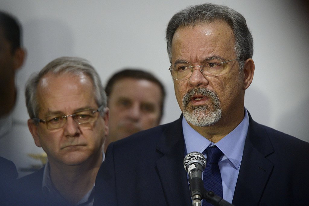 itória (ES) - Ministro da Defesa, Raul Jungmann, chega ao Espírito Santo e se reune com o governador em exercício do estado, César Colnago no 38o Batalhão de Infantaria em Vila Velha. ( Tânia Rêgo/Agência Brasil) (Foto: Alex Solnik) itória (ES) - Ministro da Defesa, Raul Jungmann, chega ao Espírito Santo e se reune com o governador em exercício do estado, César Colnago no 38o Batalhão de Infantaria em Vila Velha. ( Tânia Rêgo/Agência Brasil)
