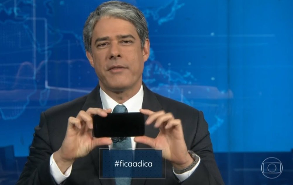 Especialistas defendem criação de uma lei que proteja as pessoas contra possíveis abusivos cometidos por empresas e poder público a partir da posse de uma massa de informações que dizem tudo sobre nós; caso mais recente é a campanha da Globo, que pede para o espectador enviar um vídeo do seu celular falando sobre "O Brasil que eu quero"; além de dados cadastrais, nome, e-mail e CPF, a emissora poderá catalogar essa parcela da sua audiência a partir das demandas políticas expressadas e passar a entregar conteúdo jornalístico direcionado (Foto: Aquiles Lins) Especialistas defendem criação de uma lei que proteja as pessoas contra possíveis abusivos cometidos por empresas e poder público a partir da posse de uma massa de informações que dizem tudo sobre nós; caso mais recente é a campanha da Globo, que pede para o espectador enviar um vídeo do seu celular falando sobre "O Brasil que eu quero"; além de dados cadastrais, nome, e-mail e CPF, a emissora poderá catalogar essa parcela da sua audiência a partir das demandas políticas expressadas e passar a entregar conteúdo jornalístico direcionado